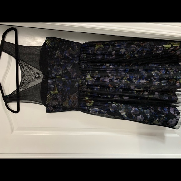 BCBG MaxAzria  Teegan Beaded-Neckline Pleated Dress SZ 10. - Picture 4 of 6